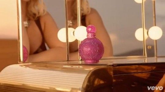 20 + 1 λεπτομέρειες που μπορεί να μην πρόσεξες στο video του 'Work Bitch' της Britney Spears - Φωτογραφία 5