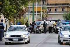 «Ζητάς» σωριάστηκε μπροστά από το τζιπ που μετέφερε τον Μιχαλολιάκο στον Κορυδαλλό - Δείτε βίντεο