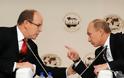 Ο Πούτιν χάρισε στον πρίγκιπα του Μονακό τη δάδα της Ολυμπιάδας του Σότσι