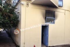 Φωτιά στο ΑΤ Γλυφάδας: Με αναπνευστικά προβλήματα και ο αστυνομικός που πήγε να διασώσει τους κρατουμένους