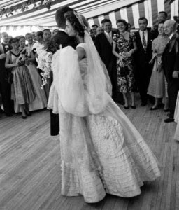 Εξήντα χρόνια από το γάμο Kennedy- Bouvie! - Φωτογραφία 2