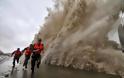 Κίνα: Δύο νεκροί από το πέρασμα του τυφώνα Φίτοου