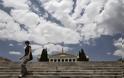 Νέα αναδιάρθρωση του ελληνικού χρέους βλέπει η Citigroup