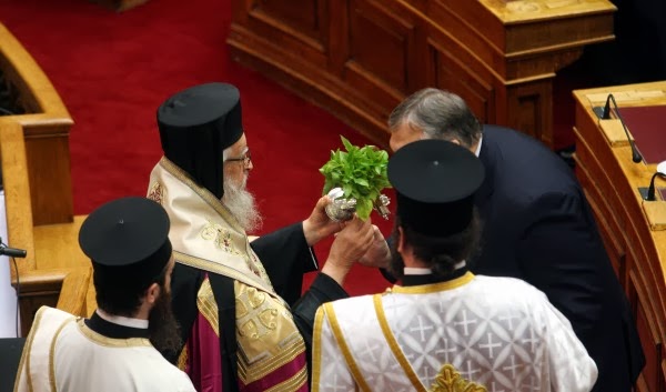 Αρσακειάδες οι χρυσαυγίτες στον αγιασμό της Βουλής - 'Ολο το παρασκήνιο - Φωτογραφία 11