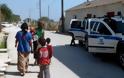 Πάτρα: Έξι συλλήψεις μετά την έφοδο της ΕΛΑΣ σε καταυλισμούς Ρομά