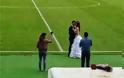 Ο γάμος ήρθε... Τούμπα-Ζευγάρι από τη Θεσσαλονίκη έβγαλε γαμήλιες φωτογραφίες στο γήπεδο του ΠΑΟΚ