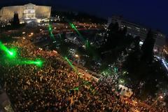 Απο το «Πάρτε το μνημόνιο και φύγετε από δώ» του 2011 στην αμηχανία του σήμερα...