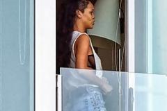 Καλά ξυπνητούρια Rihanna!
