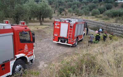 Φωτορεπορτάζ από το συμβάν στα Καμένα Βούρλα - Φωτογραφία 2