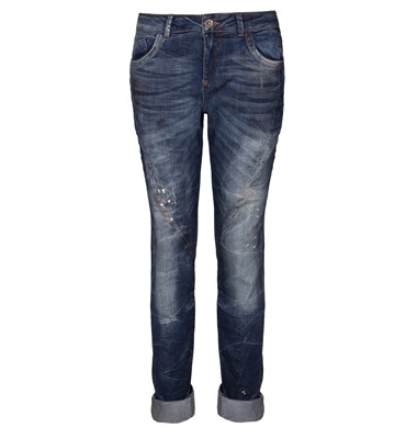 Must Haves: Τα 5 denim κομμάτια που πρέπει να έχει η φθινοπωρινή σου γκαρνταρόμπα - Φωτογραφία 2