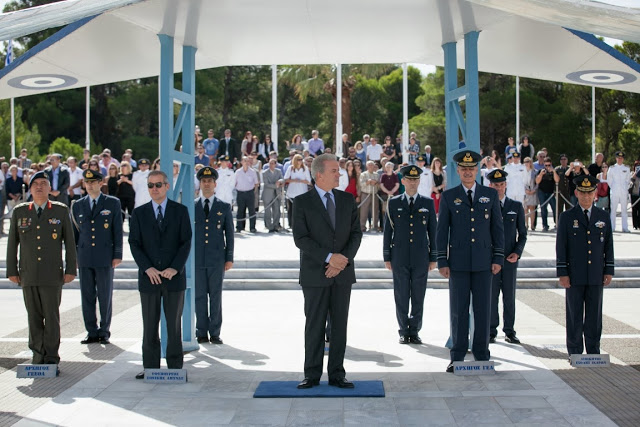 Παρουσία ΥΕΘΑ Δημήτρη Αβραμόπουλου στην ορκωμοσία των πρωτοετών της Σχολής Ικάρων - Φωτογραφία 2