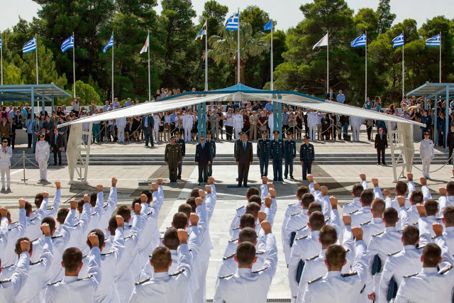 Παρουσία ΥΕΘΑ Δημήτρη Αβραμόπουλου στην ορκωμοσία των πρωτοετών της Σχολής Ικάρων - Φωτογραφία 4