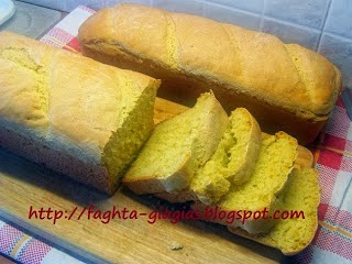 Σπιτικό ψωμί με μαλακό, σκληρό και καλαμποκίσιο αλεύρι - Φωτογραφία 1