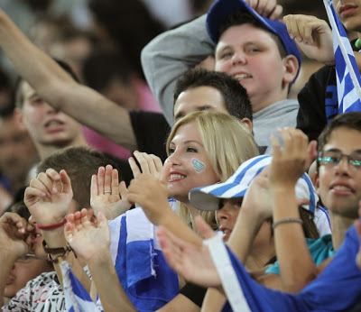 ΟΜΟΡΦΕΣ ΠΑΡΟΥΣΙΕΣ ΣΤΟ ΚΑΡΑΪΣΚΑΚΗ ΓΙΑ ΤΟΝ ΑΓΩΝΑ ΤΗΣ ΕΘΝΙΚΗΣ (PHOTOS) - Φωτογραφία 7