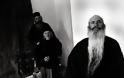 3686 - Αγιορείτες Μοναχοί με τον φακό του Κώστα Αργύρη (ασπρόμαυρες φωτογραφίες της δεκαετίας του 90) - Φωτογραφία 5