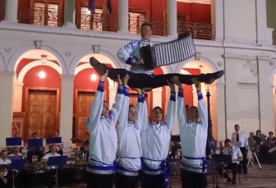 Πάτρα: To πλήρωμα του Ρώσικου πλοίου «KIL-158» δίνει συναυλία και κάνει επίδειξη χειρισμού όπλων στην πλατεία Γεωργίου - Φωτογραφία 8