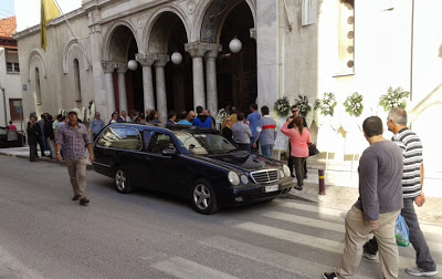 Θρήνος και θλίψη στην μητρόπολη Λαμίας στην κηδεία του αδικοχαμένου Γ.Κοτσάνου - Φωτογραφία 3