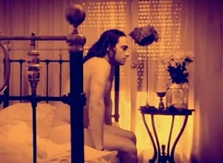 ΣΟΚ: O Φραγκολιάς με άντρα στο κρεβάτι - Οι σκηνές είναι άκρως... ακατάλληλες - Φωτογραφία 1
