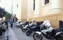Πάτρα: Δεκάδες ρομά έξω από τα δικαστήρια - Απολογούνται οι έξι συλληφθέντες 