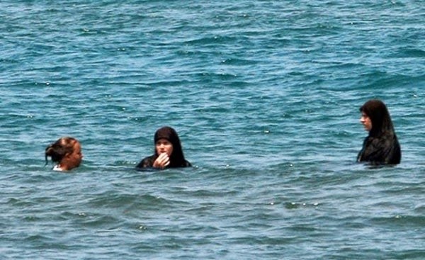 Πώς πηγαίνουν στη θάλασσα οι μουσουλμάνες;;; - Φωτογραφία 8