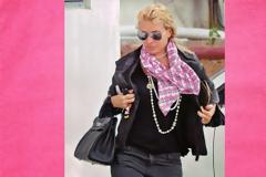 Η Ελένη Μενεγάκη θέλει να είναι fashion icon και δεν πτοείται από την κρίση