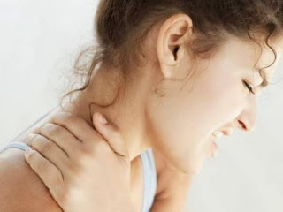 Υγεία: Πόνος στον αυχένα; Ιδού πως θα ανακουφιστείτε άμεσα - Φωτογραφία 1
