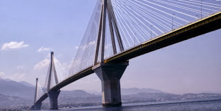 Aυτοκτόνησε πηδώντας από τη γέφυρα Ρίου-Αντιρρίου - Φωτογραφία 1