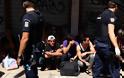 Συλλήψεις και προσαγωγές σε αστυνομική επιχείρηση στο κέντρο της Αθήνας