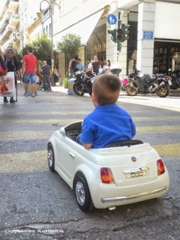 Πάτρα: Αυτό είναι το μόνο όχημα που μπορεί να κυκλοφορεί στην Ρήγα Φεραίου... - Φωτογραφία 2