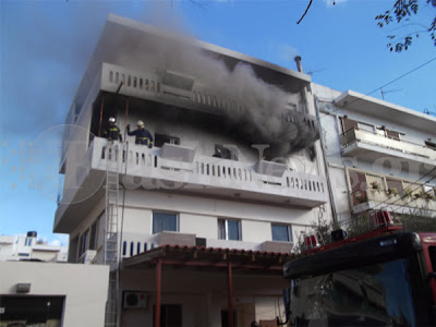 Φωτιά σε διαμέρισμα πολυκατοικίας στα Χανιά - Φωτογραφία 2
