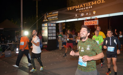 Φωτογραφίες από τον 2ο Νυχτερινό Ημιμαραθώνιο Θεσσαλονίκης - Φωτογραφία 3