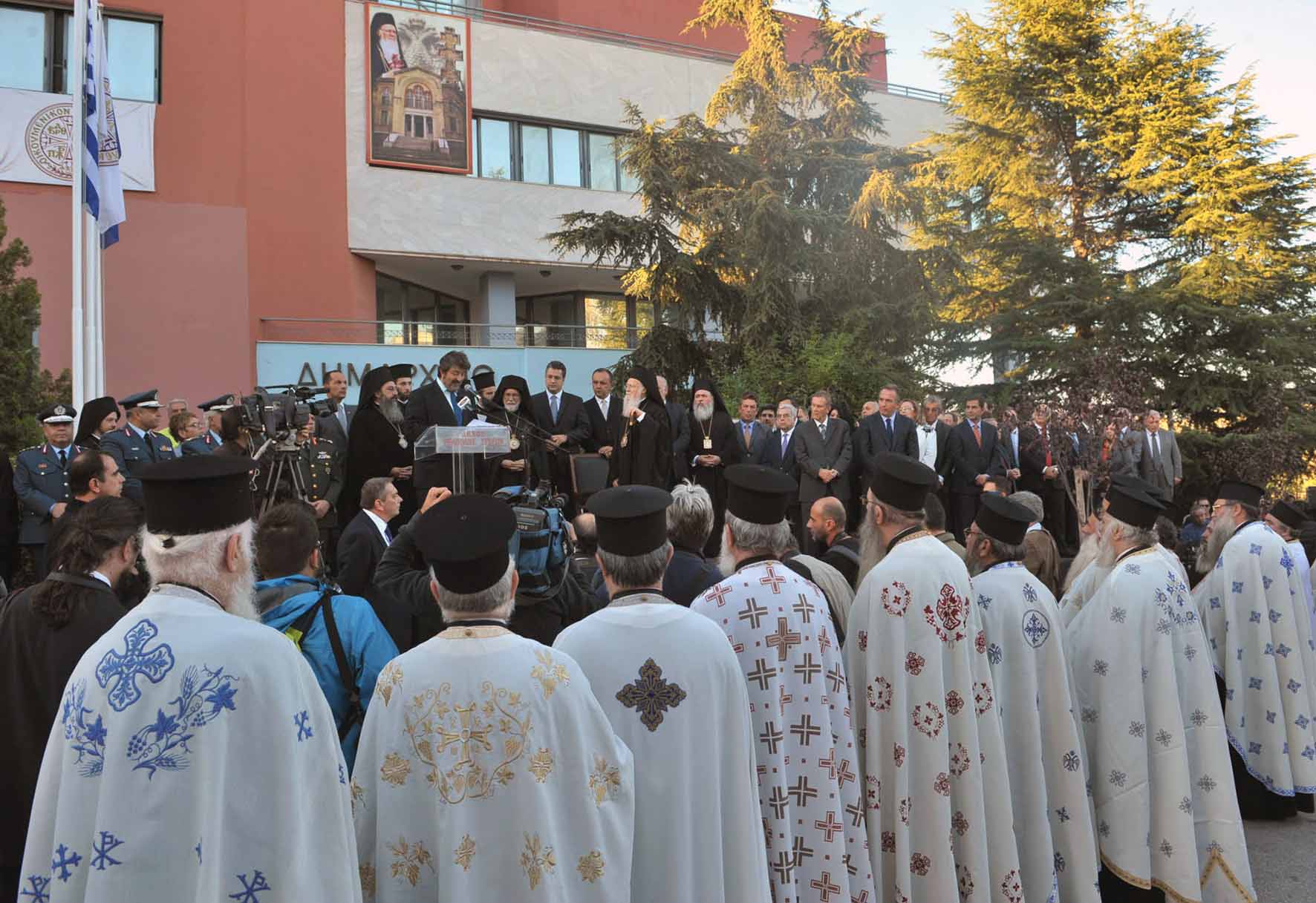 Ιστορικές στιγμές στο δήμο Νεάπολης-Συκεών… - Φωτογραφία 5