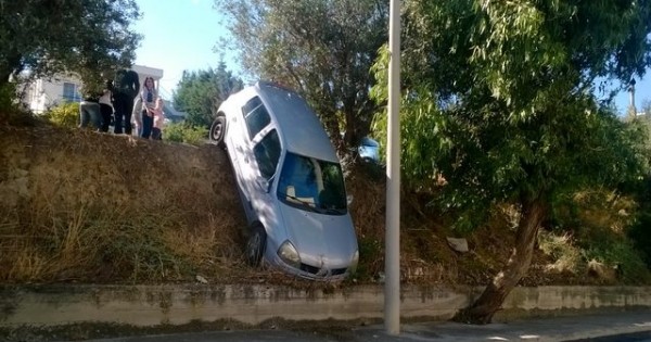 Πώς φαντάζεστε ότι βρέθηκε σε αυτή τη θέση το αυτοκίνητο που βλέπετε - Φωτογραφία 4