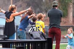 Η κόρη του David Beckham έκανε το ντεμπούτο της στο ποδόσφαιρο! Δείτε την μικρή Harper να σκοράρει