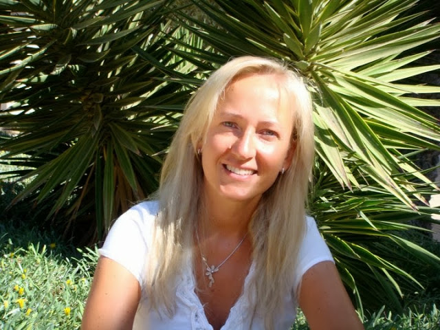 Αυτή είναι η Εσθονή επίτροπος που έχει πάρει τα μυαλά κορυφαίου Υπουργού του Σαμαρά! - Φωτογραφία 2