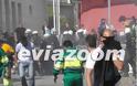 Εύβοια: Δακρυγόνα και ξύλο στο διοικητήριο - ΜΑΤ εναντίον εργαζομένων (Βίντεο) - Φωτογραφία 4