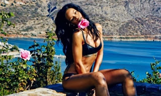 Rihanna: Ανεβάζει ασταμάτητα sexy φωτογραφίες από το ταξίδι-αστραπή στην Ελλάδα! - Φωτογραφία 1