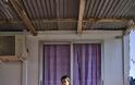 Στυλ «Δυναστείας», σακιά με πατάτες, χλιδή και αυτοσχέδιες σόμπες στον καταυλισμό των αθίγγανων στα Φάρσαλα όπου μεγάλωσε η Μαρία - Φωτογραφία 3