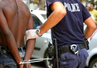 Αστυνομική επιχείρηση στην περιοχή του κέντρου Αθηνών χθες - 221 προσαγωγές, 3 συλλήψεις - Φωτογραφία 1