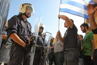 Κάγκελα παντού και δρακόντεια μέτρα ασφαλείας για την παρέλαση στο Ηράκλειο - Φωτογραφία 1