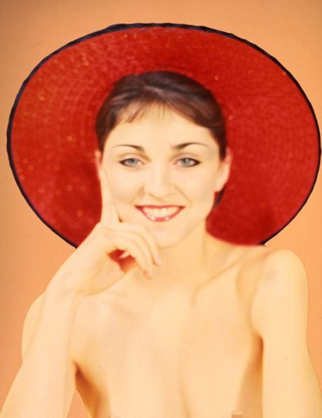 Στο σφυρί γυμνές φωτογραφίες της Μαντόνα όταν ήταν 18 ετών - Φωτογραφία 5