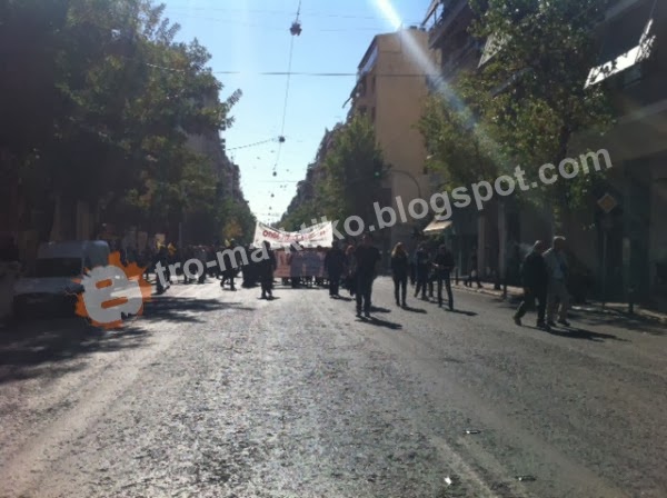 ΣΥΜΒΑΙΝΕΙ ΤΩΡΑ: Αντιφασιστική πορεία στο κέντρο της Αθήνας [photos+video] - Φωτογραφία 3