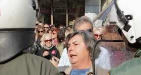Βουλευτής του ΣΥΡΙΖΑ στη Θεσσαλονίκη καταγγέλει ότι χτυπήθηκε από τα ΜΑΤ - Φωτογραφία 1