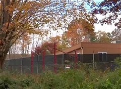 ΗΠΑ - Νιουτάουν : Γκρεμίζουν το δημοτικό σχολείο της φρίκης [video] - Φωτογραφία 1