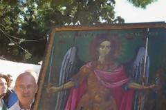 Δάκρυσε η εικόνα του Ταξιάρχη (pics - Video)