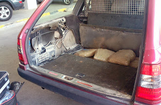 Μπλόκο σε αυτοκίνητο με 61,8 κιλά χασίς,στους Νεγράδες Ιωαννίνων - Φωτογραφία 1