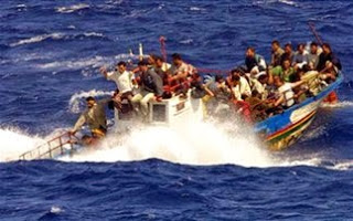 Περισσότεροι από 400 λαθρομετανάστες διασώθηκαν ανοιχτά της Σικελίας - Φωτογραφία 1
