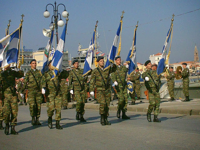 Βίντεο και φωτό από τη στρατιωτική παρέλαση στη Μυτιλήνη - Φωτογραφία 4