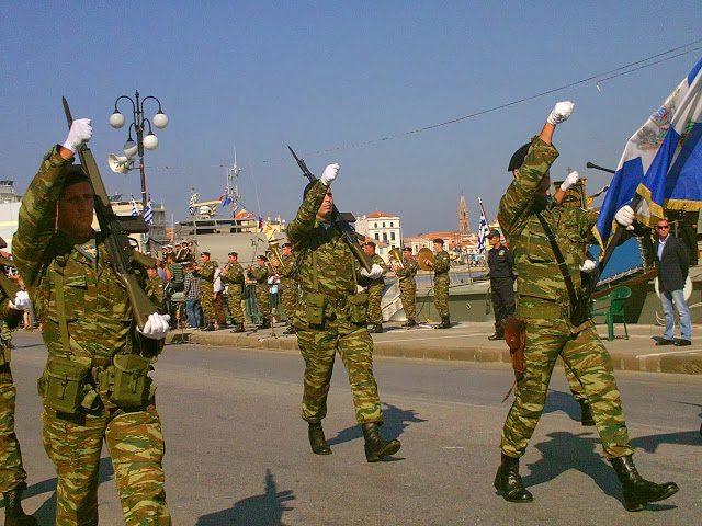 Βίντεο και φωτό από τη στρατιωτική παρέλαση στη Μυτιλήνη - Φωτογραφία 6