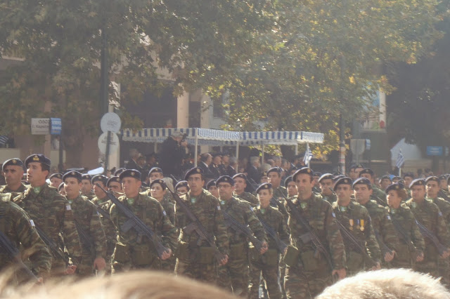 Φωτό από την στρατιωτική παρέλαση στην Αλεξανδρούπολη - Φωτογραφία 19
